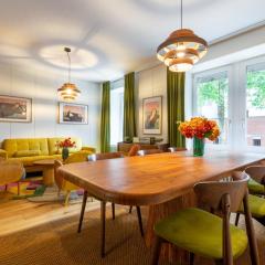 Retro Suite Stylish 2 Bedroom Apartment near Central Station