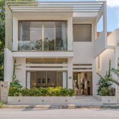 Villa Tulipan Modern 4 bedroom 4 bathroom and private pool