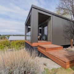 Benmore Hideaway Cozy Room with Mini Kitchenette
