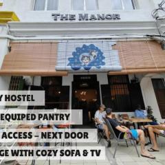 The Manor by Mingle - Poolside Access Next Door