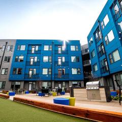 Downtown Indy - 3 Units Sleeps 18 w Parking