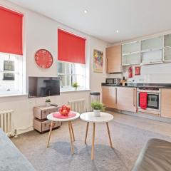 Majestic Mews Apartment with Free Parking - By My Getaways