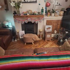 Double Ensuite in a colourful quirky terrace on a quiet leafy street