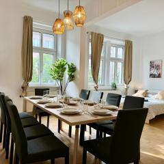 130 m2 Stylish Apartment with Free Parking