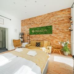 Central Stylish Apartment with Free Parking