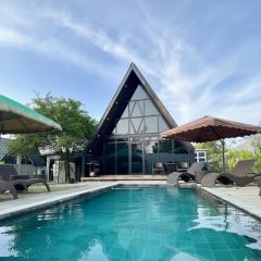 Sariaya Staycation-Pool, Jacuzzi, PS5 and WiFi