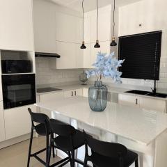 Morden Apartment in the heart of the city!
