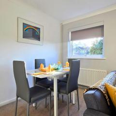 Delightful first floor two bed apartment five minutes walk from Dorking town centre
