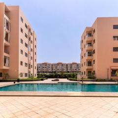 Beautiful accommodation with 2 pools & fast WiFi