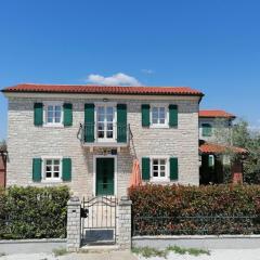 Ferienhaus Villa Nika Mit Privatem Außenwhirlpool