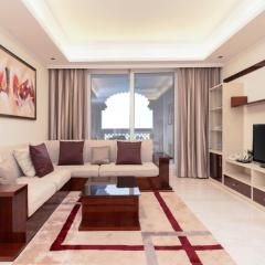 Grandeur 2BR with Small Room & Private Beach Access