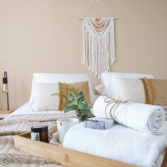 Arctic Bliss Penthouse Hosted by Hygge Host