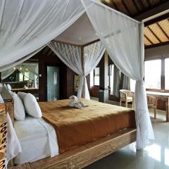 Huge Amazing Campuhan Ridge Walk view room