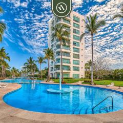 Amazing 2BR Condo with Pool and Access to VIDANTA