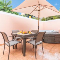 Stero House by Atlantic Holiday