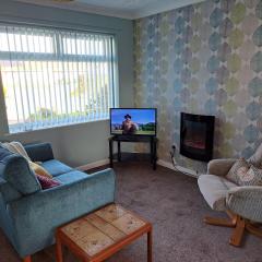 Skegness, peaceful, bungalow, king bed, parking