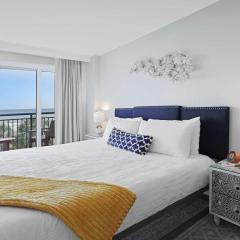 Marea Azul by Casanita - Designer Oceanfront Suite