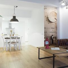 Bright Industrial Loft Barcelona Center