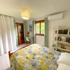 Ti kaz houelmont studio vue jardin, proche plage de Rivière-Sens