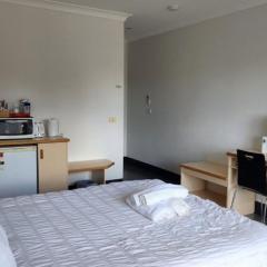 Jopen Motel Unit 4