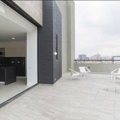 GRANDIOSO APTO CON TERRAZA PRIVADA y HERMOSA VISTA EN CHAPINERO ALTO