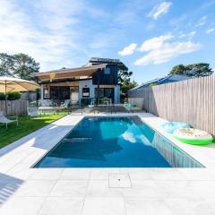 The Pool House - Beach Basketball Table Tennis