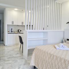 Modern Studio 1814 by the Boulevard with Balcony & Wi-Fi