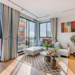Margaery Lakeside - 2 Bedroom Apartment with Balcony