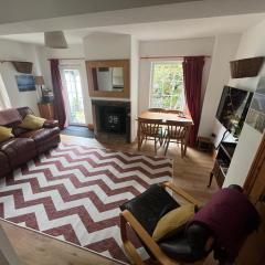 Robinsons Cottage, central and quiet