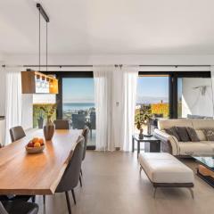 Domillion Sunrise 2bdr 2bath Gibraltar view