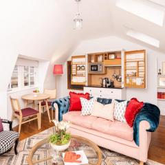 Berkley Suites, Suite 5