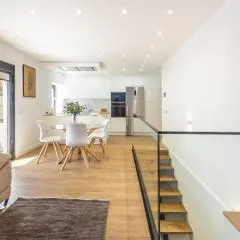 Modern Balcony House - Solarium Terrace - Parking