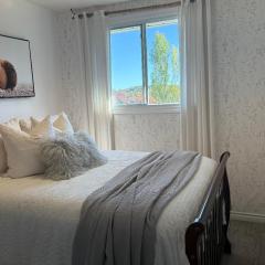 Cozy Room in Elliot Lake