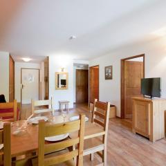 Spacieux Appartement avec Balcon pour 8 Personnes à Brides-les-Bains - FR-1-512-1