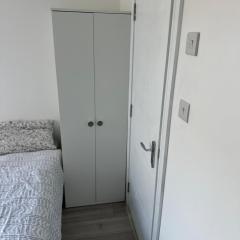 Comfort Rooms - East Croydon