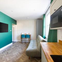 Newly Refurbished Chandos Flat by Prescott Apartments