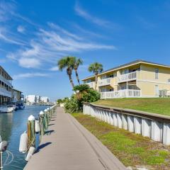 2 Mi to HarborWalk Village Cozy Condo with Balcony