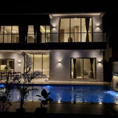 The Villa Exotica with Pool, Lawn and Indoor Games