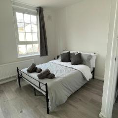 Ring House - Entire Flat