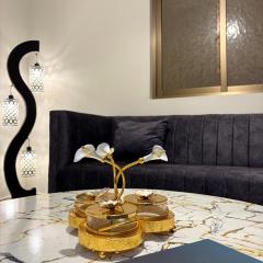 Cozy 2-Bed Apartment with Kitchen & Dining