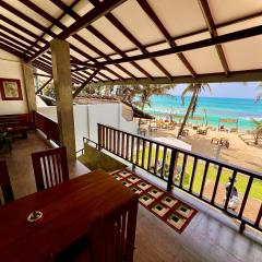 Hikka Beach Flat