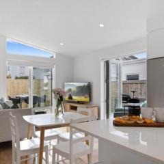 Perfect Papamoa Beach Bach
