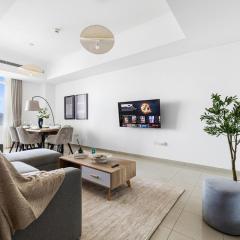 Marina 2BR with 31st-Floor Ocean View