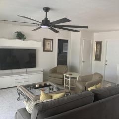 Charming 2BR Pool Home Near Manasota Key