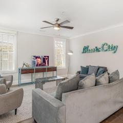 Trilogy - Private Porch - Walk to Centennial Park