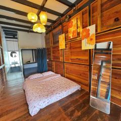 Nhà Dưới Đồi Homestay