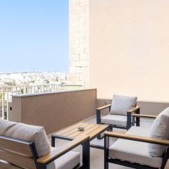 City Centre Penthouse in St Julians - 4 Guests