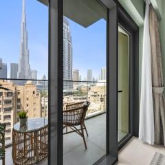 Walk to Dubai Mall- Enjoy Burj Khalifa Show