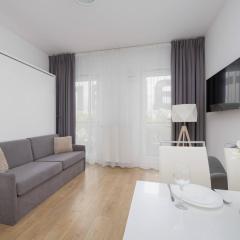 Kasprzaka Air-conditioned Studio with Balcony by Noclegi Renters