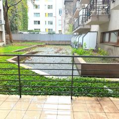 Prime Stay - Modern 2 Bedroom Family Apartment with Terrace